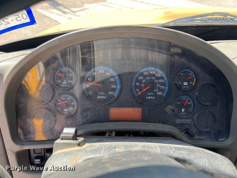 image for item DO2439 2013 International DuraStar 4300 utility / service truck