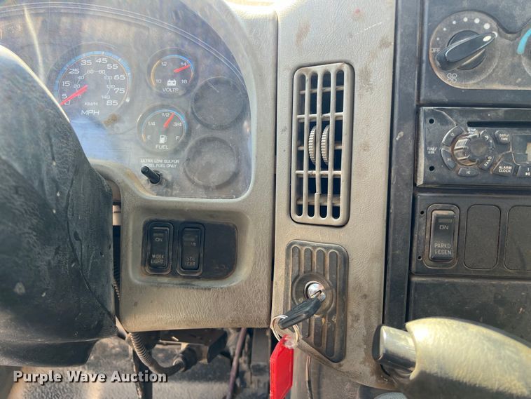 image for item DO2439 2013 International DuraStar 4300 utility / service truck