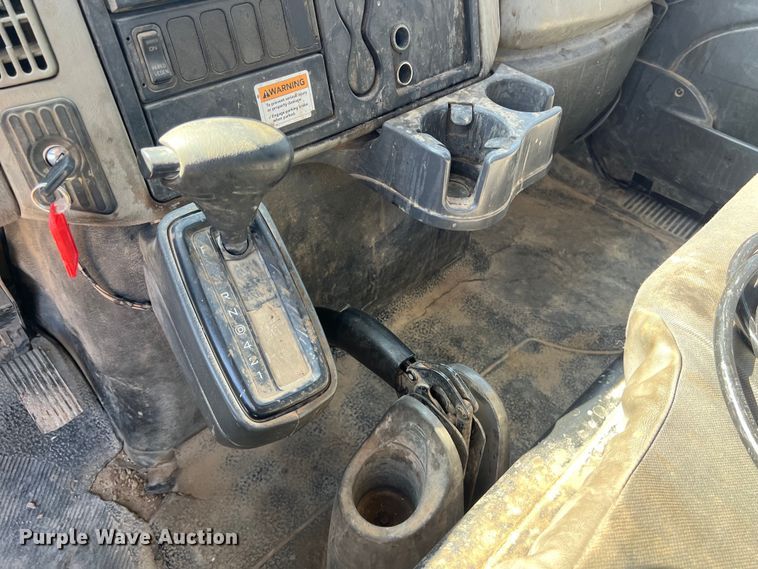 image for item DO2439 2013 International DuraStar 4300 utility / service truck