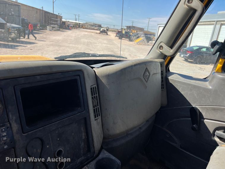 image for item DO2439 2013 International DuraStar 4300 utility / service truck