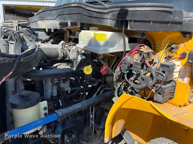 image for item DO2439 2013 International DuraStar 4300 utility / service truck