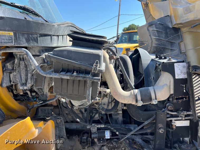 image for item DO2439 2013 International DuraStar 4300 utility / service truck