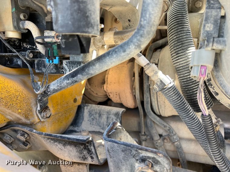 image for item DO2439 2013 International DuraStar 4300 utility / service truck