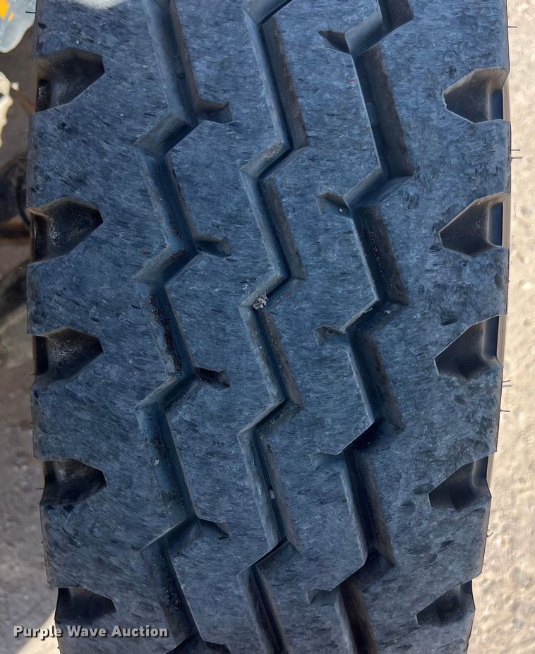 image for item DO2439 2013 International DuraStar 4300 utility / service truck