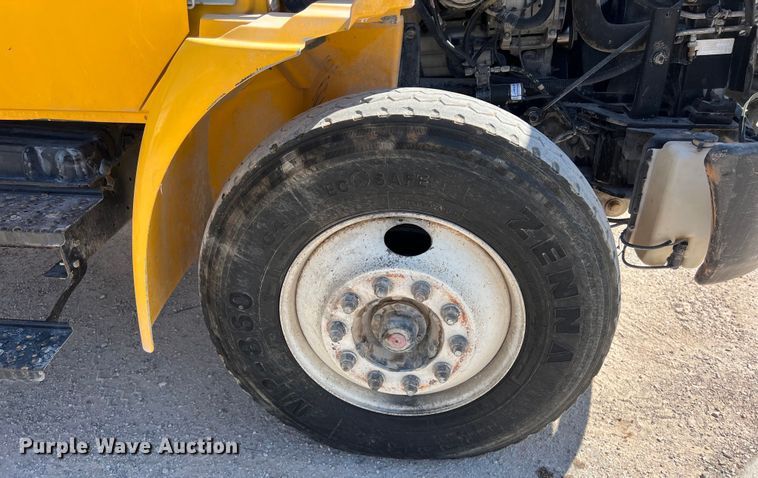 image for item DO2439 2013 International DuraStar 4300 utility / service truck