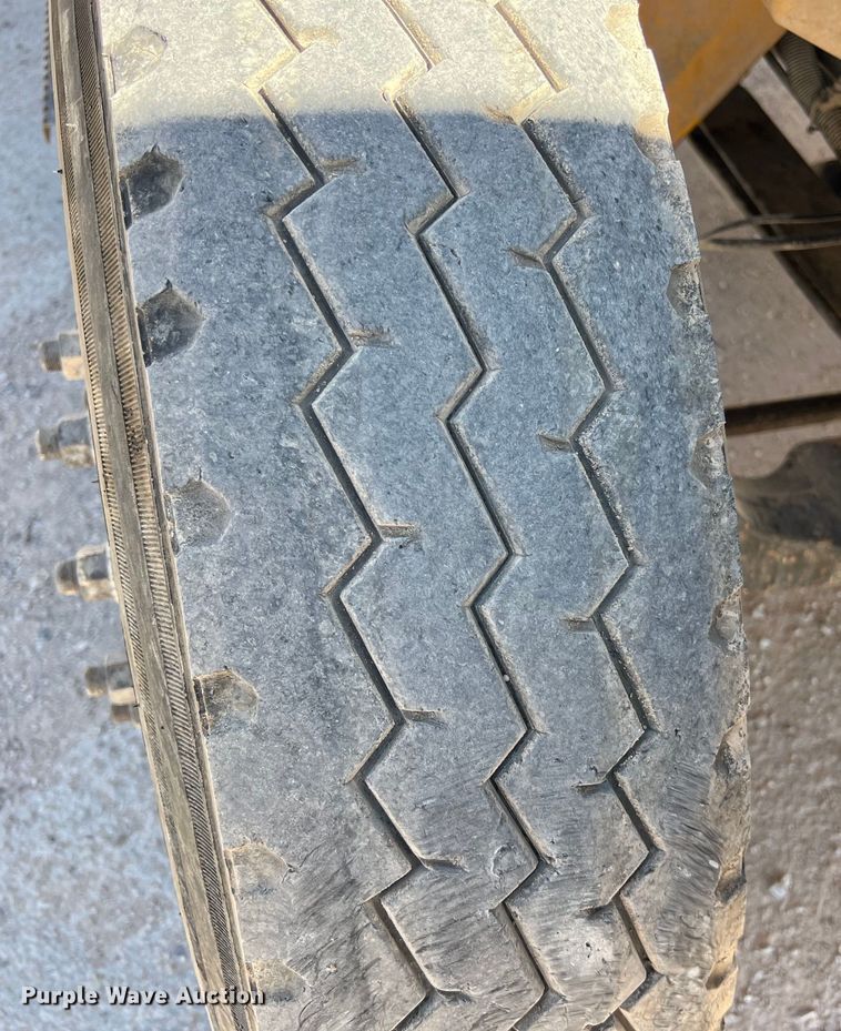 image for item DO2439 2013 International DuraStar 4300 utility / service truck