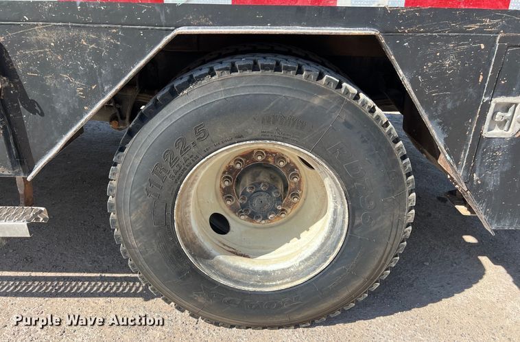 image for item DO2439 2013 International DuraStar 4300 utility / service truck