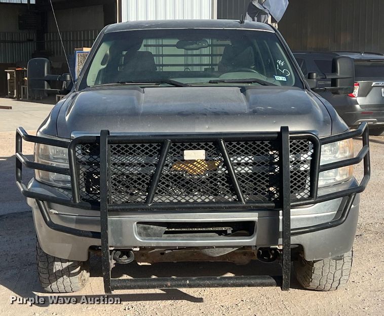 image for item DO2442 2014 Chevrolet  Silverado 2500HD Crew Cab pickup truck