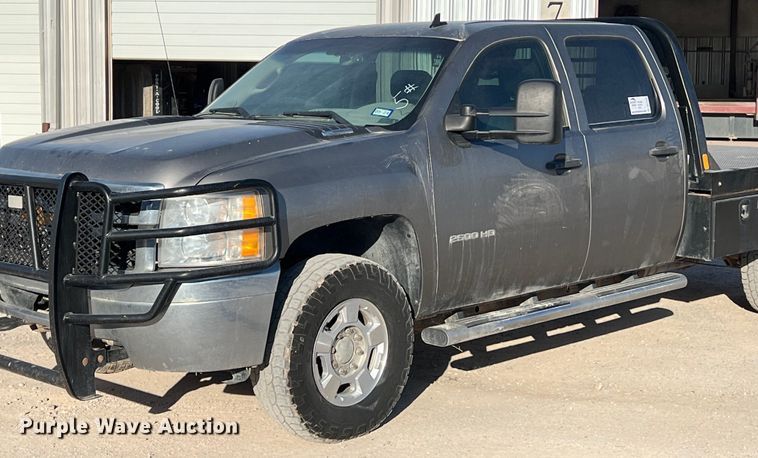 image for item DO2442 2014 Chevrolet  Silverado 2500HD Crew Cab pickup truck