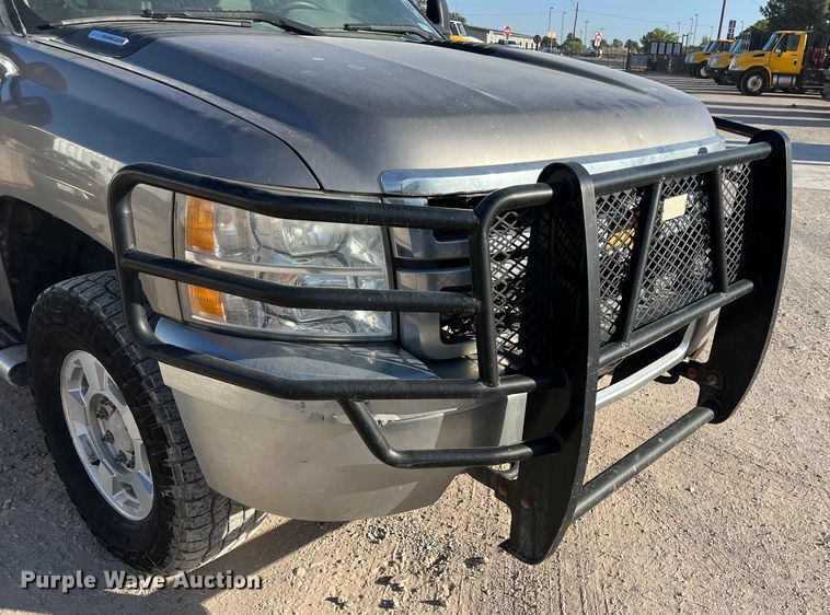 image for item DO2442 2014 Chevrolet  Silverado 2500HD Crew Cab pickup truck