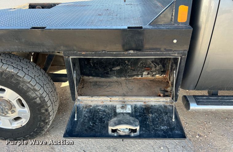 image for item DO2442 2014 Chevrolet  Silverado 2500HD Crew Cab pickup truck