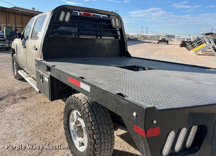 image for item DO2442 2014 Chevrolet  Silverado 2500HD Crew Cab pickup truck