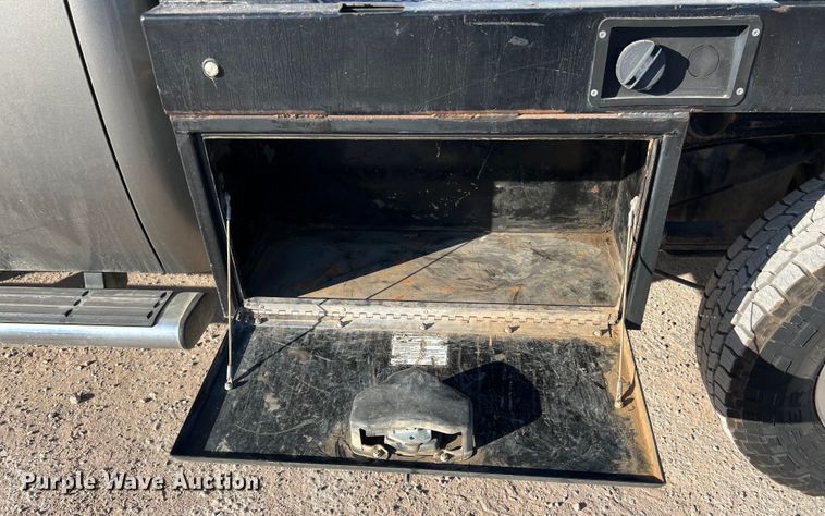 image for item DO2442 2014 Chevrolet  Silverado 2500HD Crew Cab pickup truck