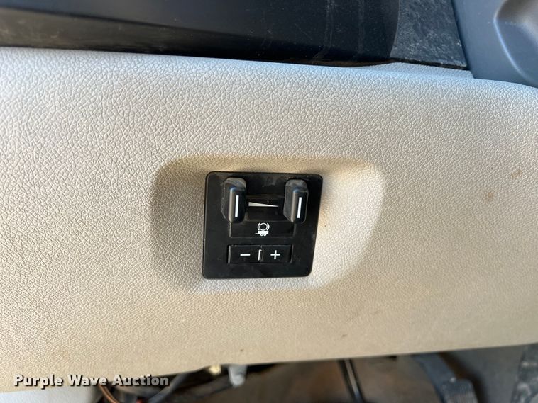 image for item DO2442 2014 Chevrolet  Silverado 2500HD Crew Cab pickup truck