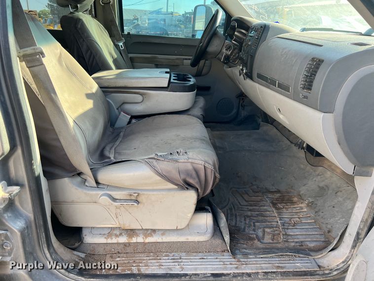 image for item DO2442 2014 Chevrolet  Silverado 2500HD Crew Cab pickup truck