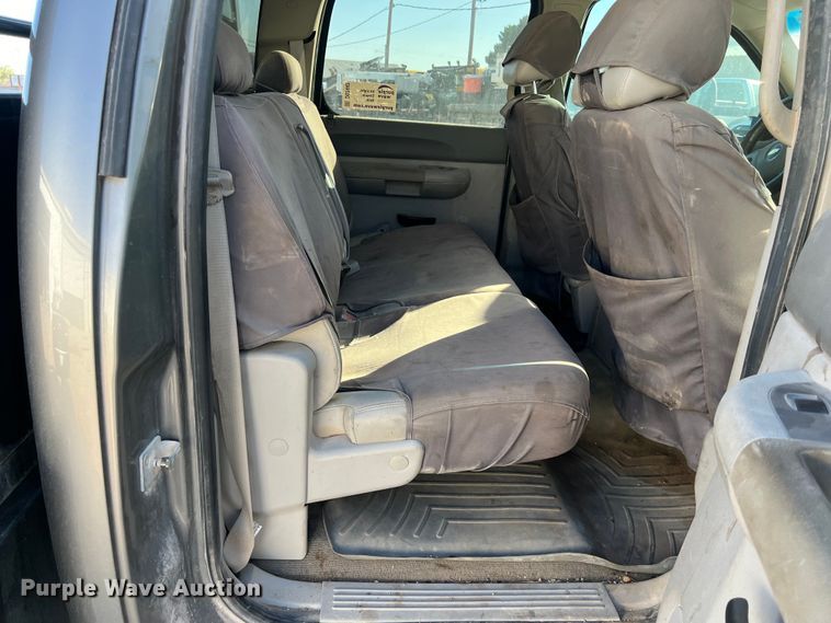 image for item DO2442 2014 Chevrolet  Silverado 2500HD Crew Cab pickup truck