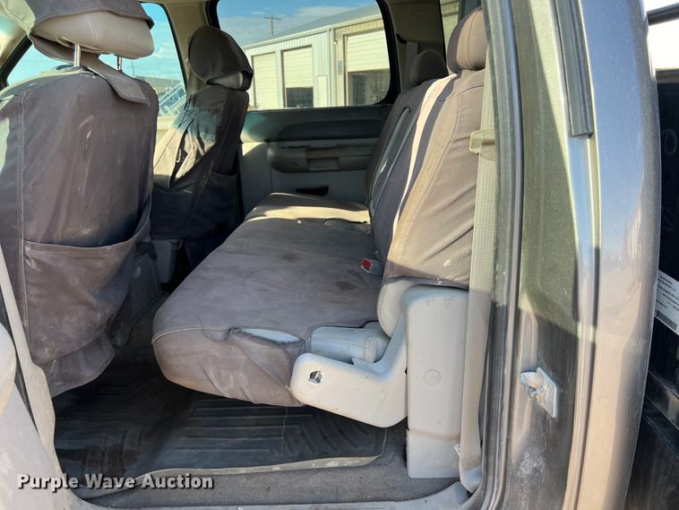 image for item DO2442 2014 Chevrolet  Silverado 2500HD Crew Cab pickup truck