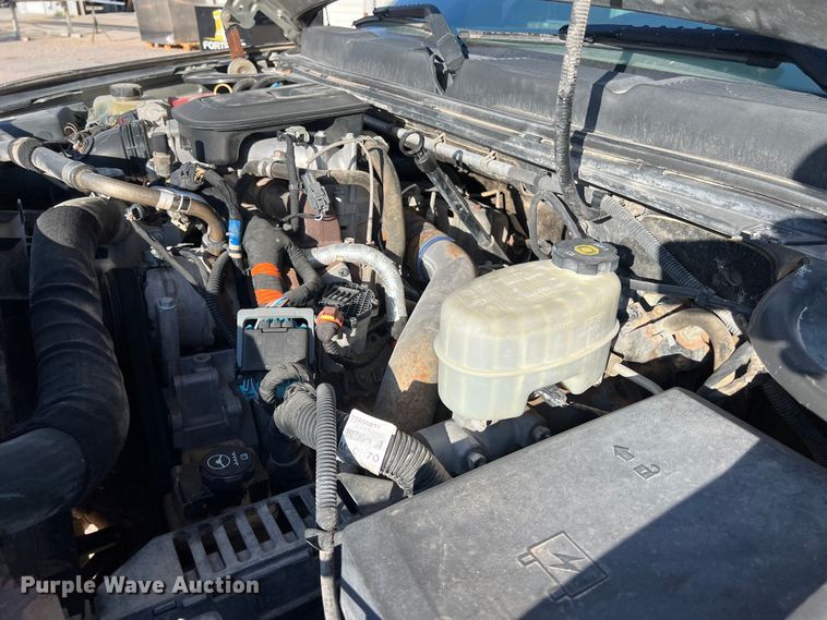 image for item DO2442 2014 Chevrolet  Silverado 2500HD Crew Cab pickup truck