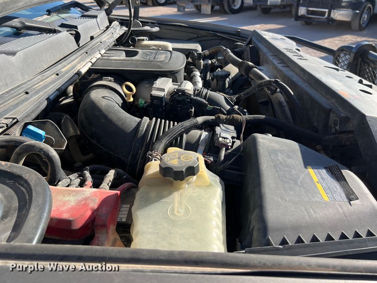 image for item DO2442 2014 Chevrolet  Silverado 2500HD Crew Cab pickup truck