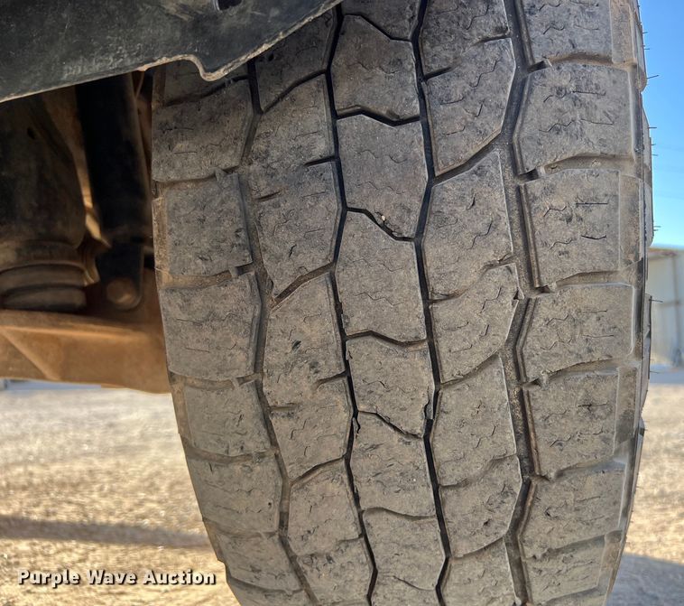 image for item DO2442 2014 Chevrolet  Silverado 2500HD Crew Cab pickup truck