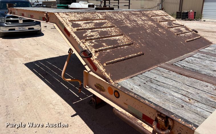image for item LU9966 2008 Kaufman  drop deck equipment trailer