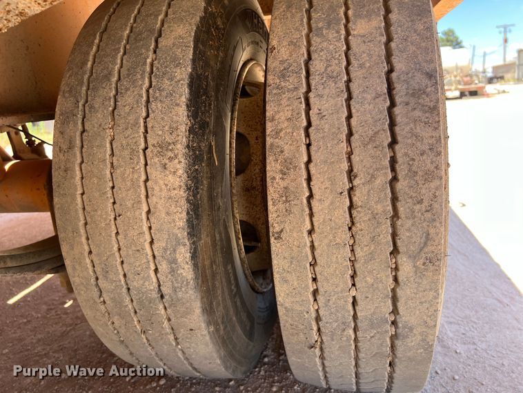 image for item LU9966 2008 Kaufman  drop deck equipment trailer