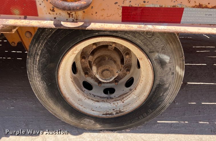 image for item LU9966 2008 Kaufman  drop deck equipment trailer