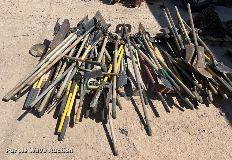 image for item LU9967 (2) pallets of tools