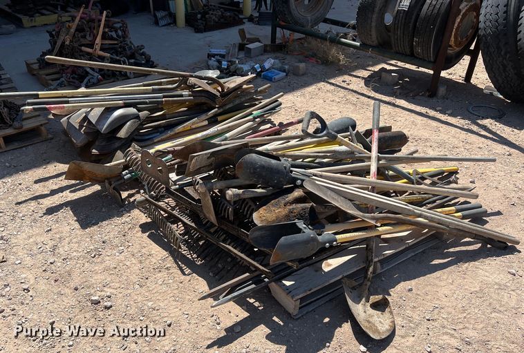 image for item LU9967 (2) pallets of tools