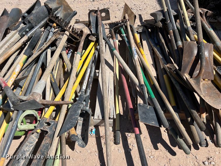 image for item LU9967 (2) pallets of tools