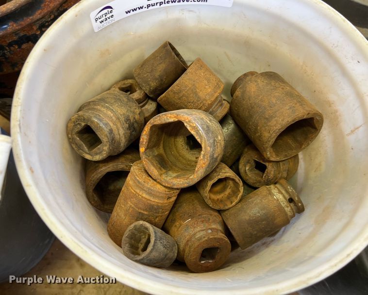 image for item LU9975 Sockets