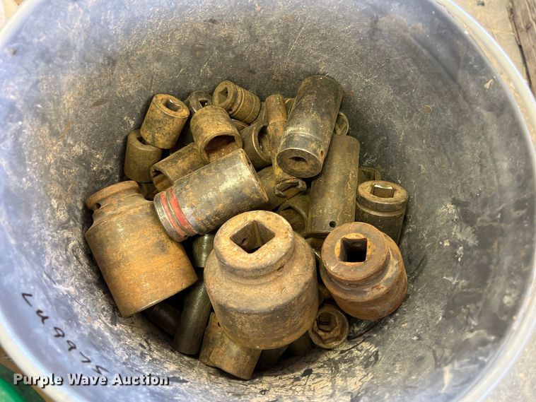 image for item LU9975 Sockets