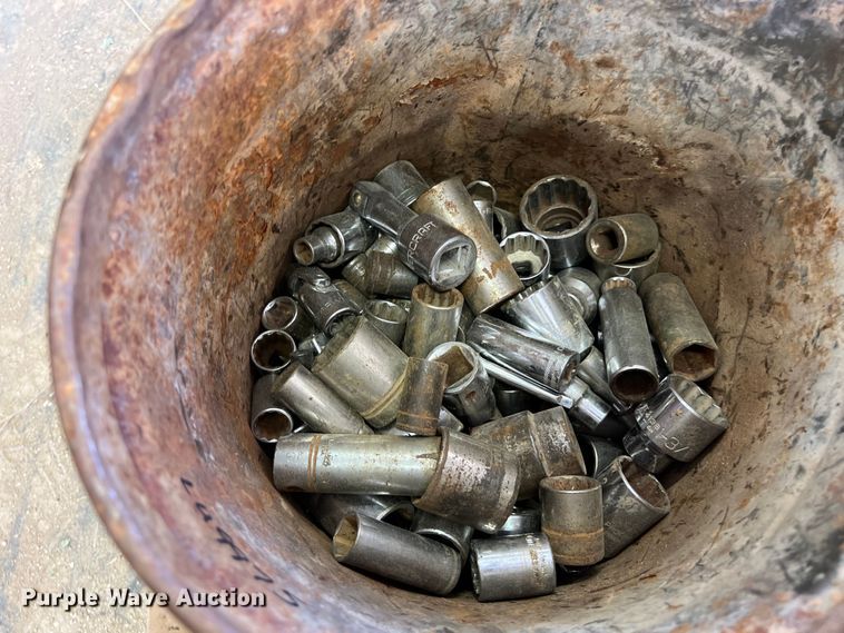 image for item LU9975 Sockets