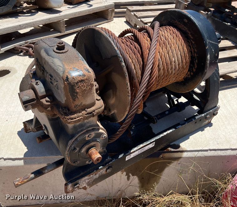 image for item LU9987 Rufnek winch