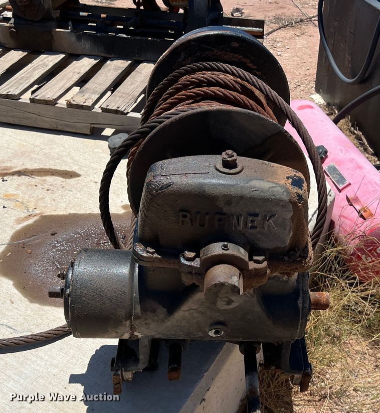 image for item LU9987 Rufnek winch