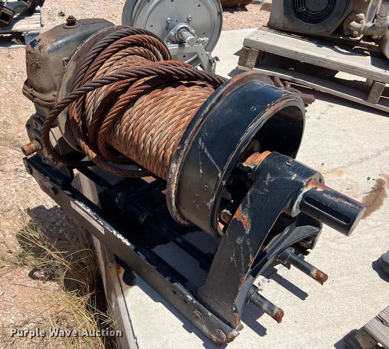 image for item LU9987 Rufnek winch