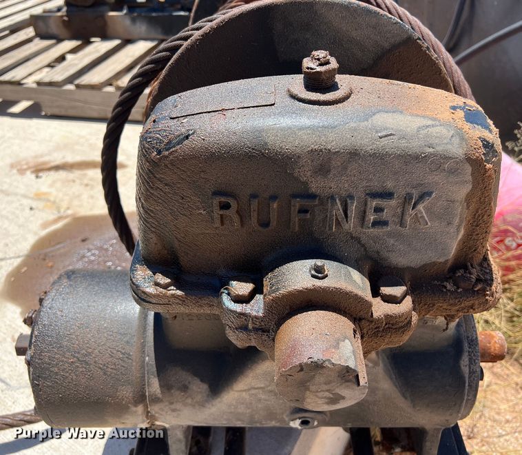 image for item LU9987 Rufnek winch
