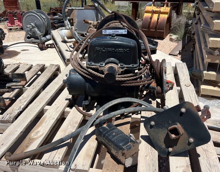 image for item LU9989 Rufnek winch