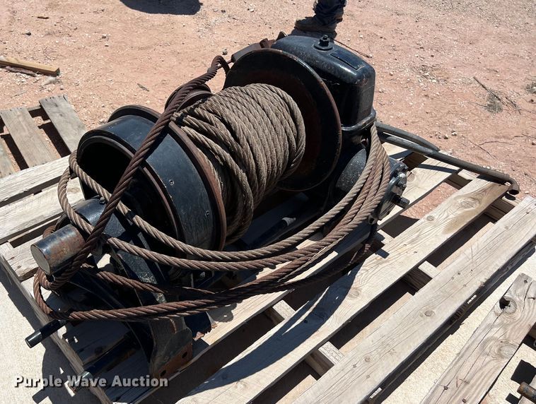 image for item LU9989 Rufnek winch