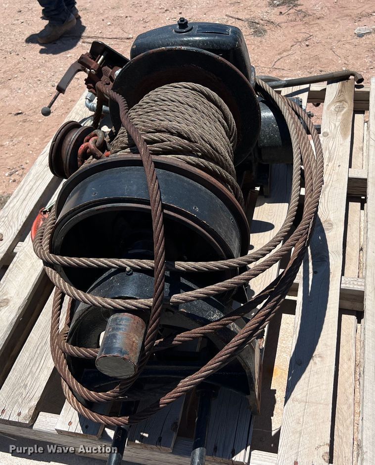 image for item LU9989 Rufnek winch