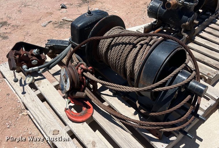 image for item LU9989 Rufnek winch