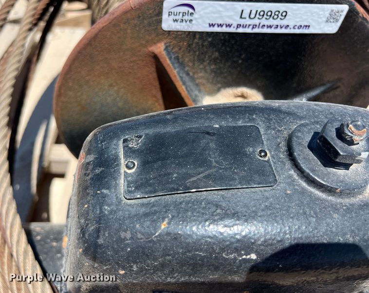 image for item LU9989 Rufnek winch