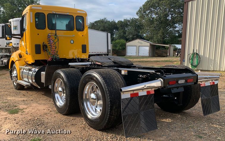 image for item DM7934 2020 Kenworth T680 semi truck