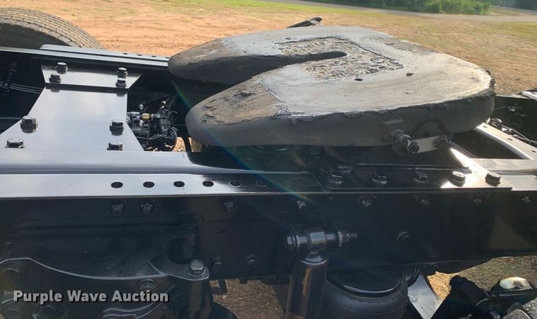 image for item DM7934 2020 Kenworth T680 semi truck