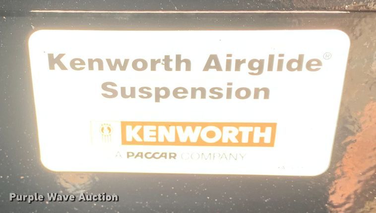 image for item DM7934 2020 Kenworth T680 semi truck
