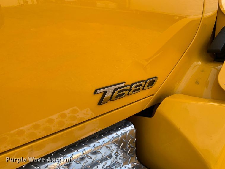 image for item DM7934 2020 Kenworth T680 semi truck