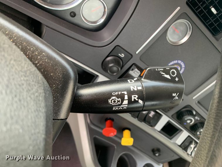 image for item DM7934 2020 Kenworth T680 semi truck