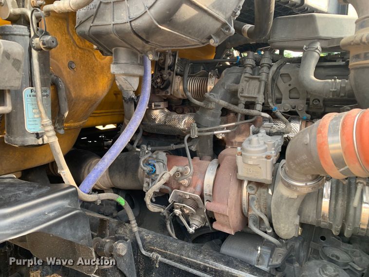 image for item DM7934 2020 Kenworth T680 semi truck