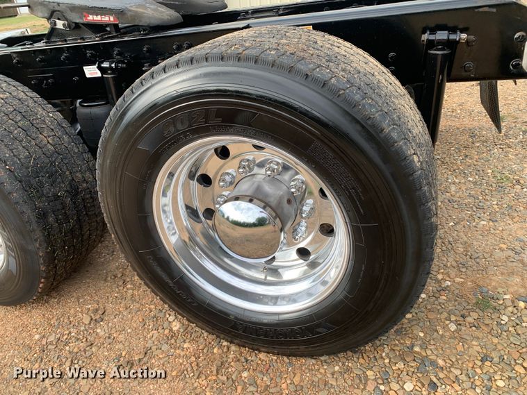 image for item DM7934 2020 Kenworth T680 semi truck