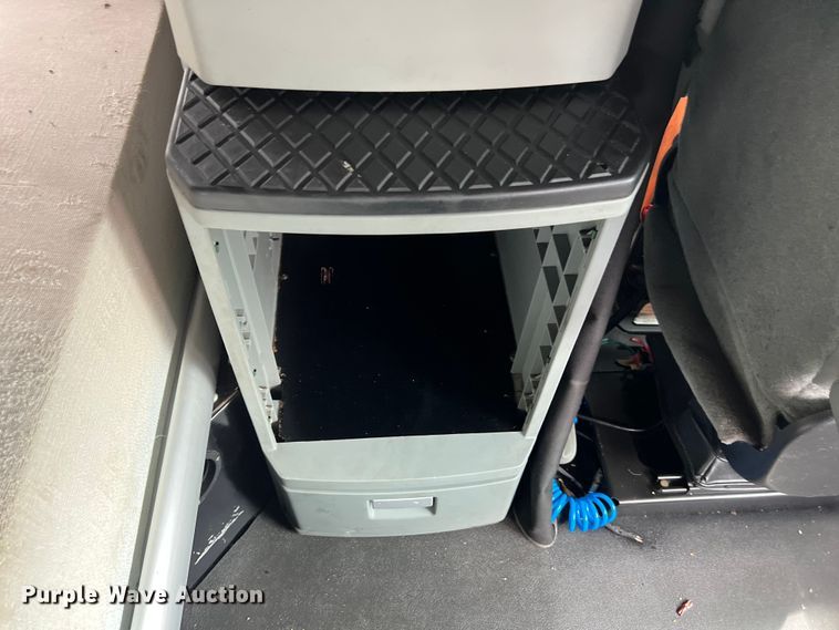 image for item DO2473 2017 Kenworth T680 semi truck